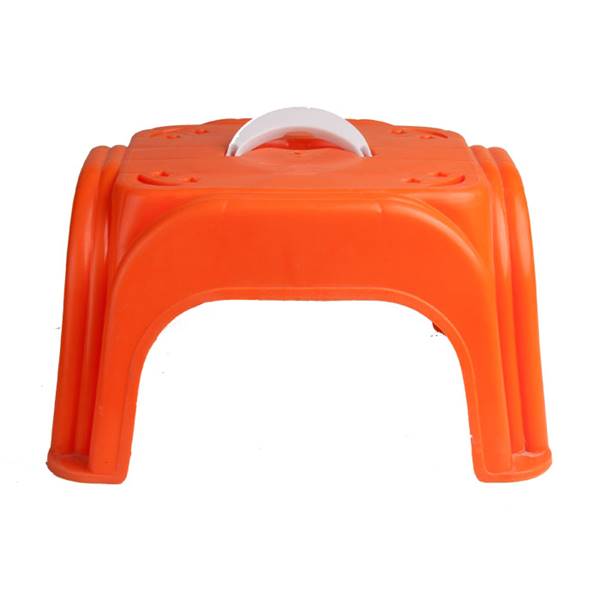 چهار پایه نارنجی دسته دار کوچک پلاستیکی