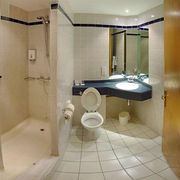 حمام و دستشویی آپارتمان گروه بنا سازان قرن