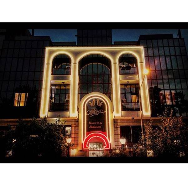 نور پردازى ساختمان قدیمى هتل ashrafi electric کالای برق برادران اشرفی